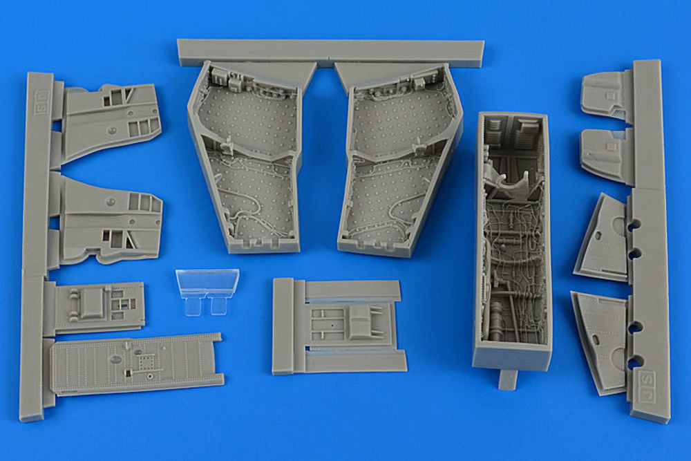 F-4C/D Phantom II wheel bay with covers for Academy