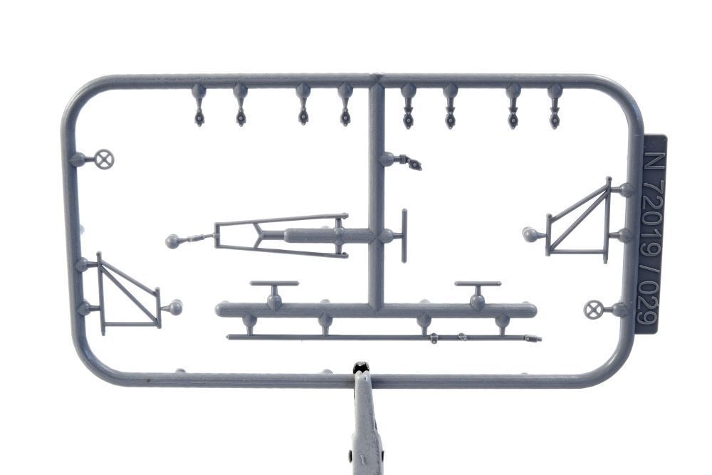 U-Boot IX Bow Torpedo w/Loading Winch and Cart,for Revell kit