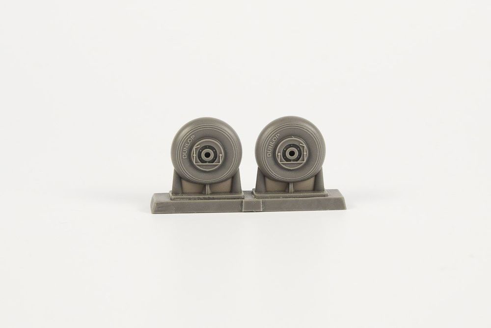 IAR-80A/81-Early mainwheels for Special Hobby kit