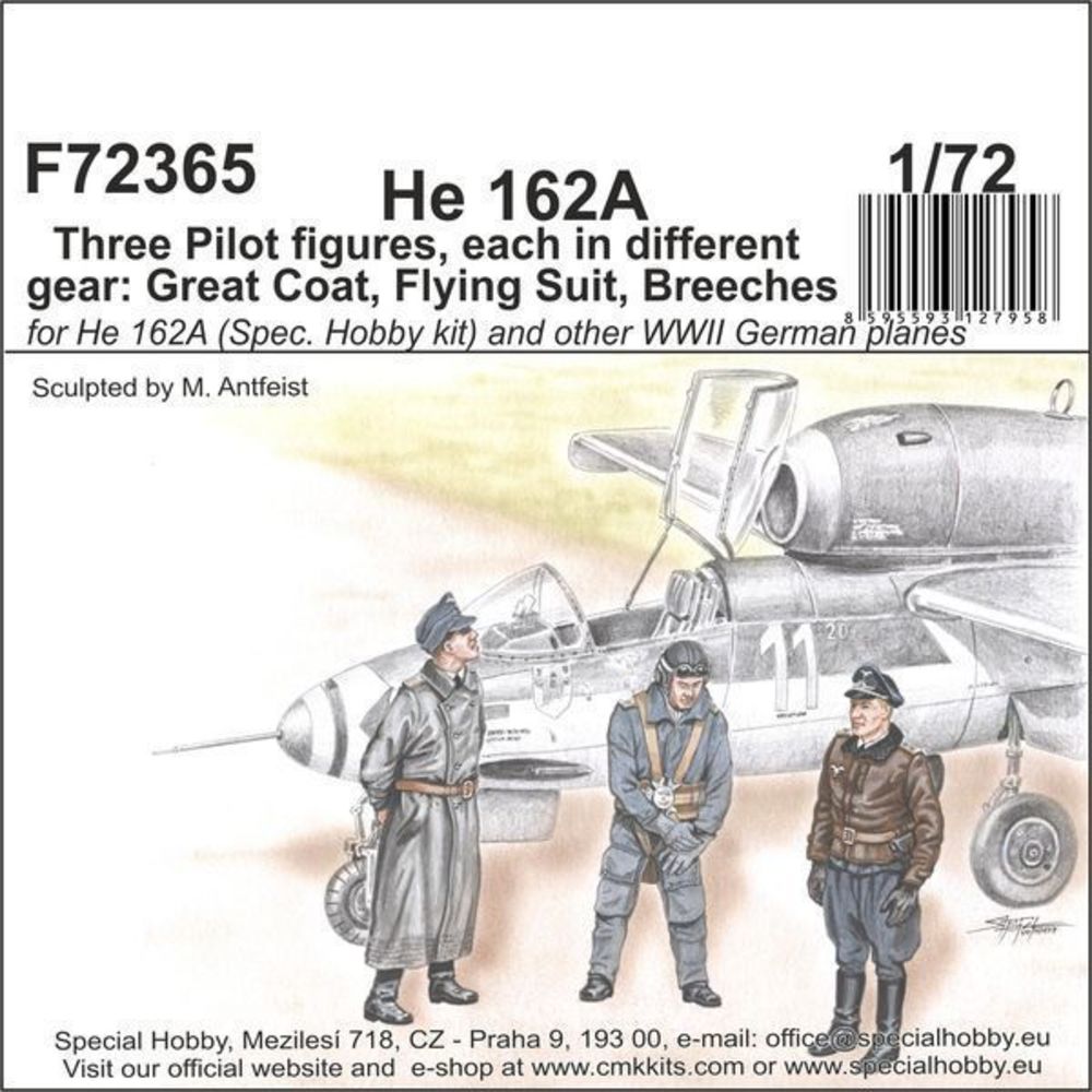 He 162-Three Pilot figures,each i.different gear:Great Coat,Flying Suit,Breeches