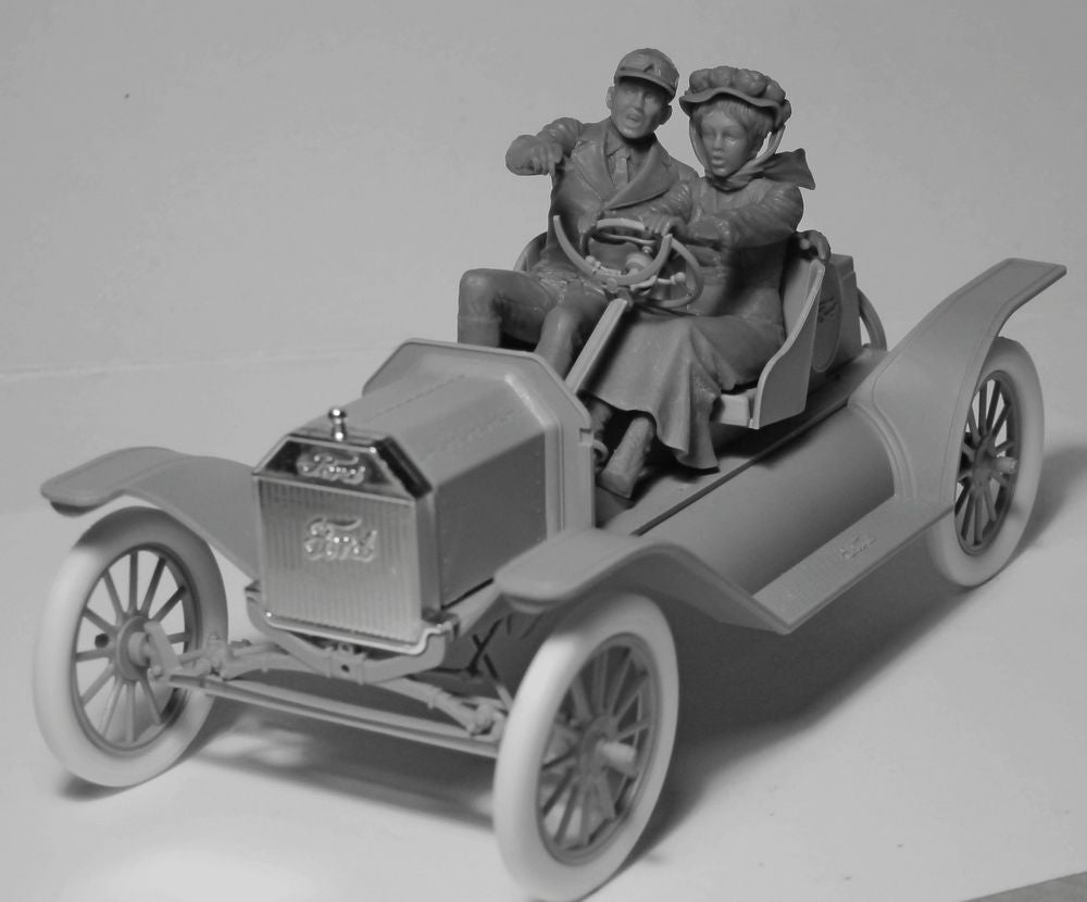 American Sport Car Drivers(1910s)(1 male 1 female figures)