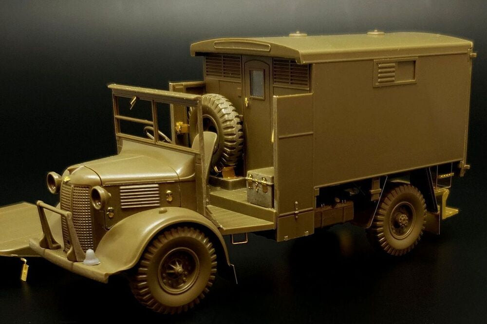 British 2-Ton 4x2 Ambulance (Austin K2) for Tamiya