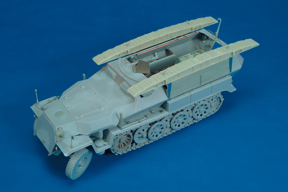 Sd.Kfz. 251/7 Ausf. C part 1 (for Dragon kit)