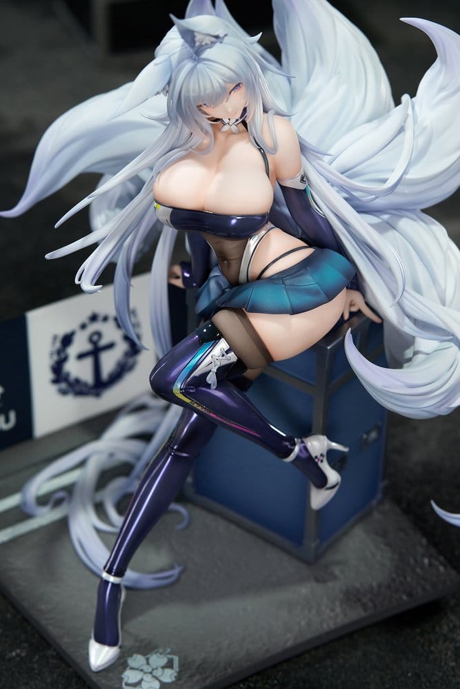 Azur Lane PVC Figure 1/7 Shinano Moonlit Chrome Ver. 25 cm