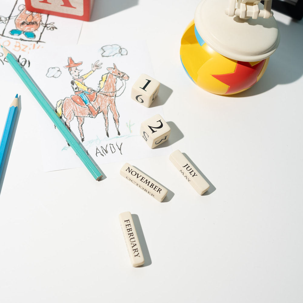 Stranger Things 3D perpetual Calendar Luxo Jr.