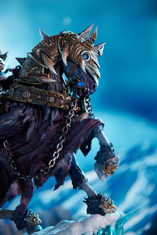 World of Warcraft Statue The Lich King & Invincible 68 cm