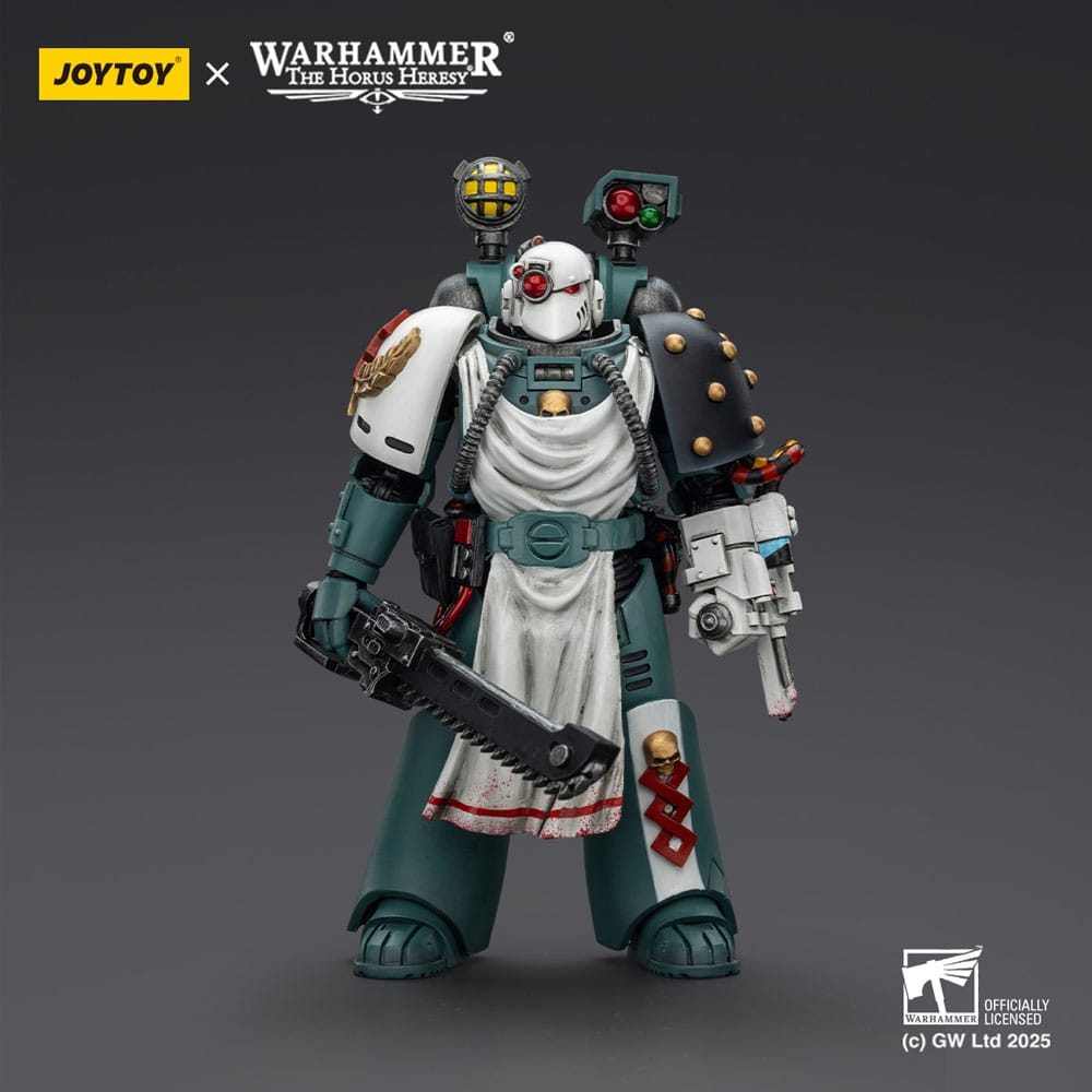 Warhammer 40,000: Sons of Horus Action Figure Legion Apothecary 12 cm