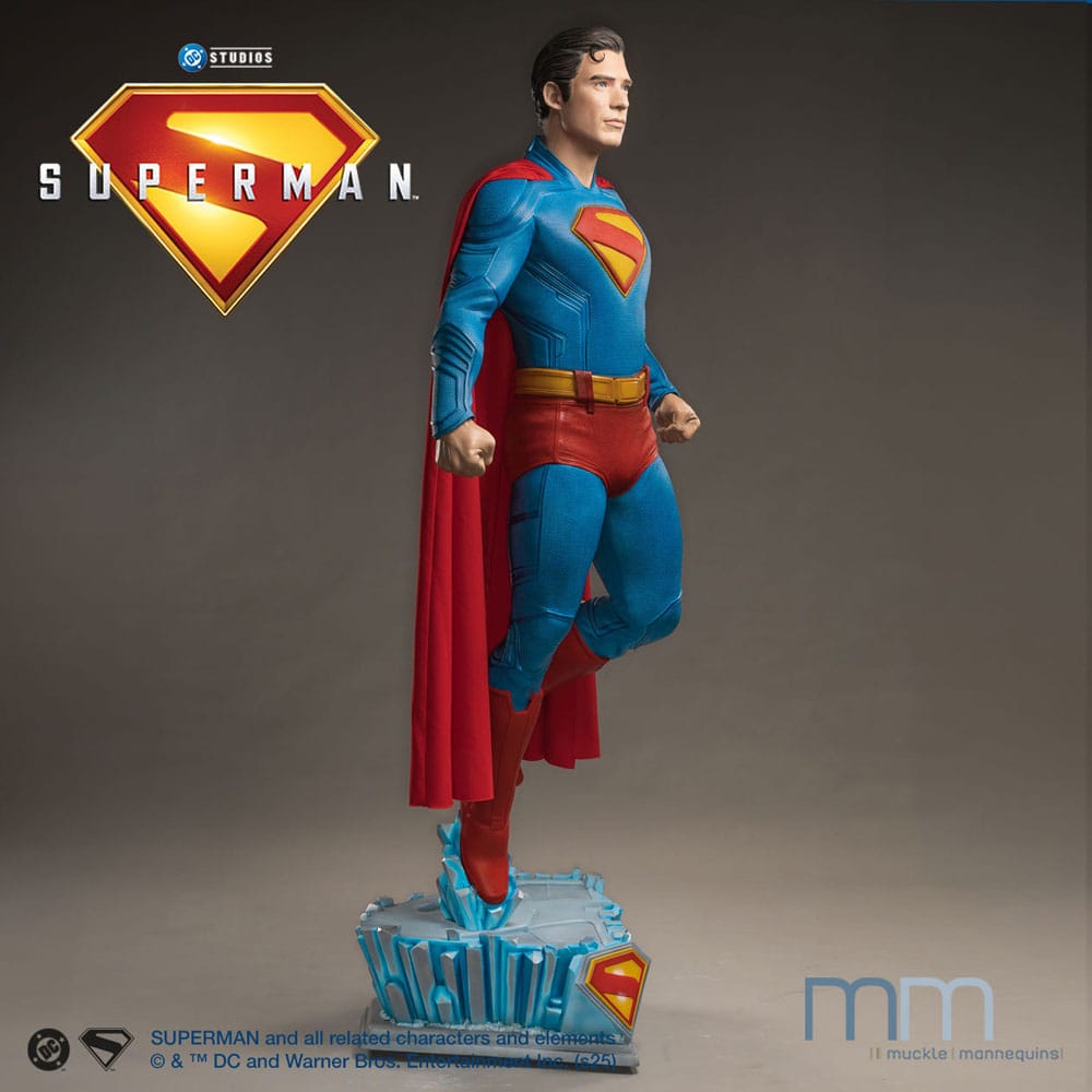 Superman 2025 Life-Size Statue Superman 246 cm