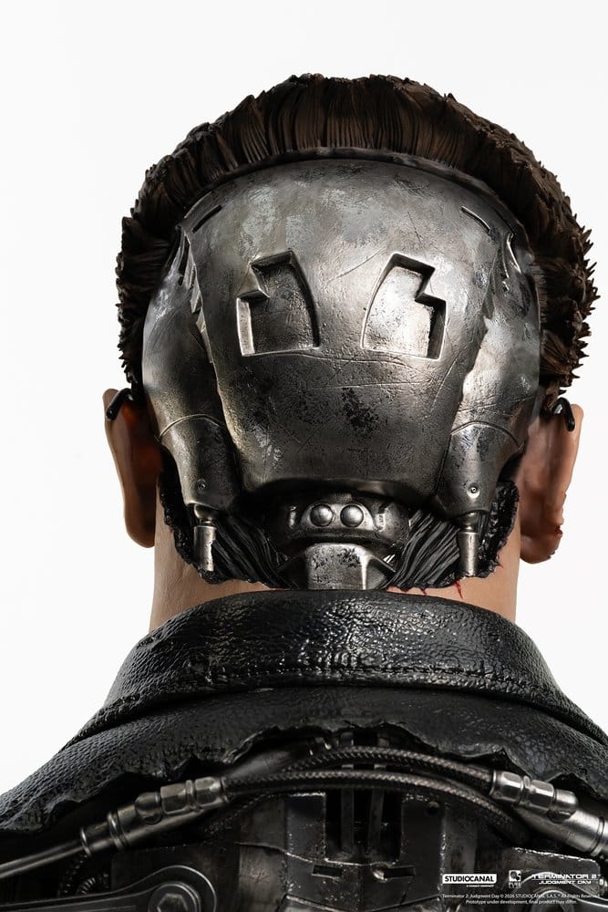 Terminator 2 Prop 1:1 T-800 Model 101 Battle Damaged Art Mask 47 cm