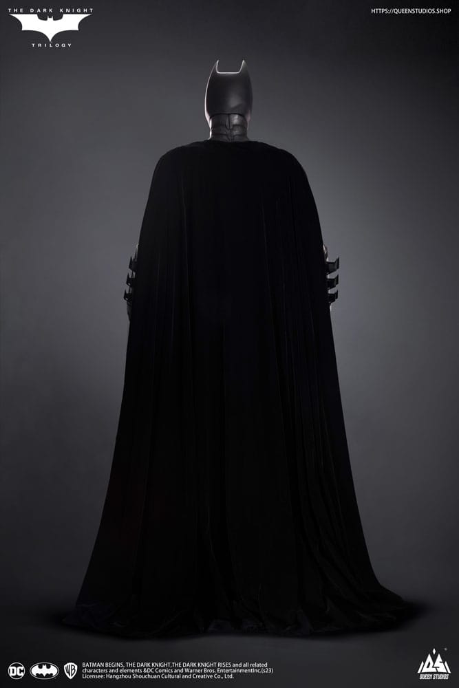 Die lebensgroße Statue des Dunklen Ritters Batman Deluxe Edition 207 cm