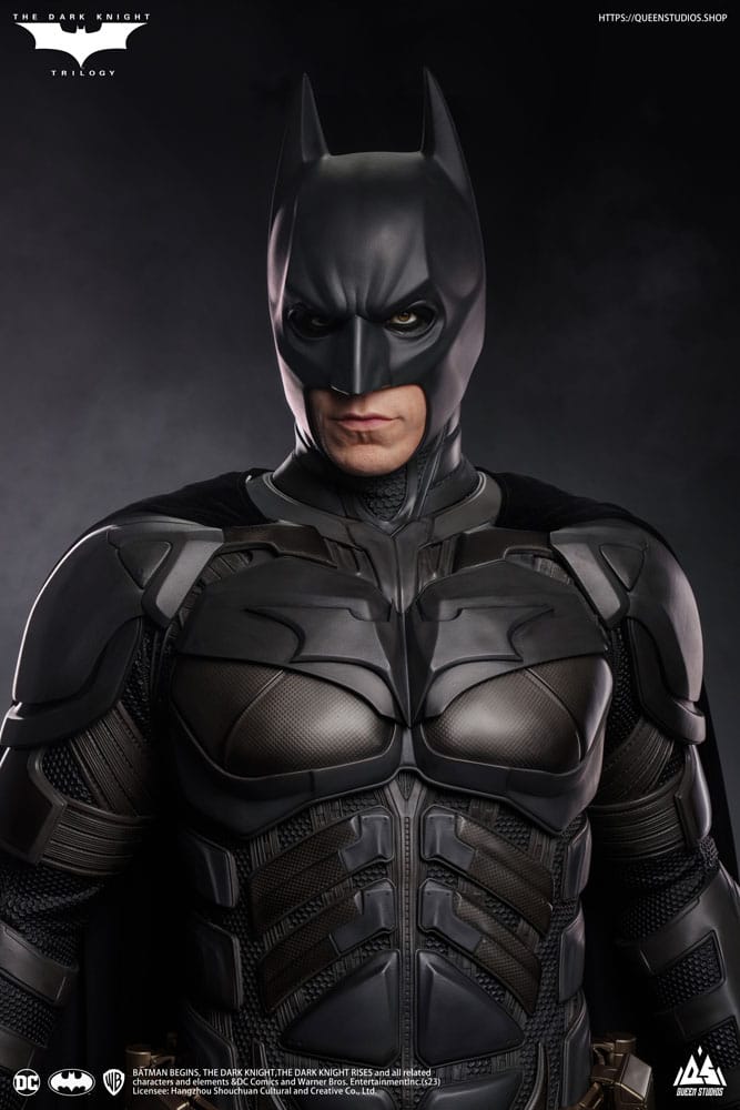 Die lebensgroße Statue des Dunklen Ritters Batman Deluxe Edition 207 cm