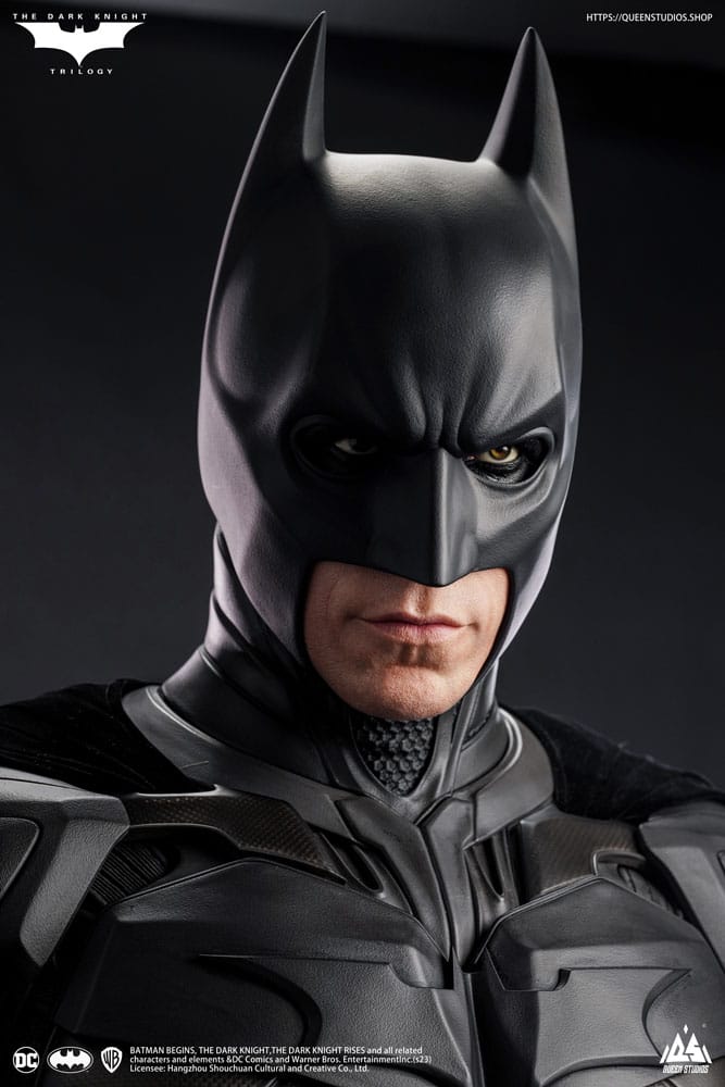 Die lebensgroße Statue des Dunklen Ritters Batman Deluxe Edition 207 cm