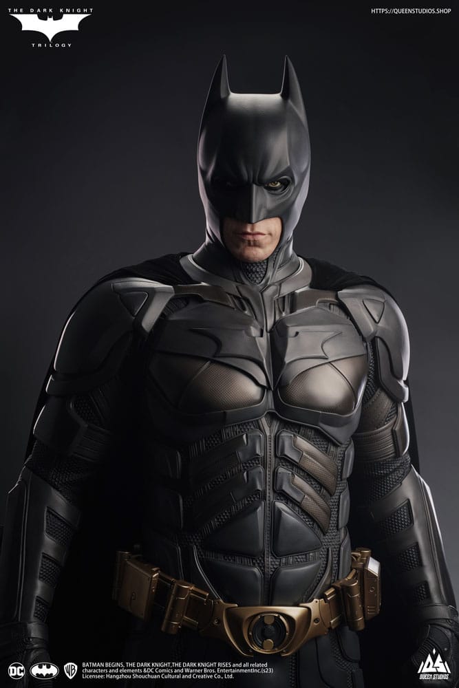 Die lebensgroße Statue des Dunklen Ritters Batman Deluxe Edition 207 cm