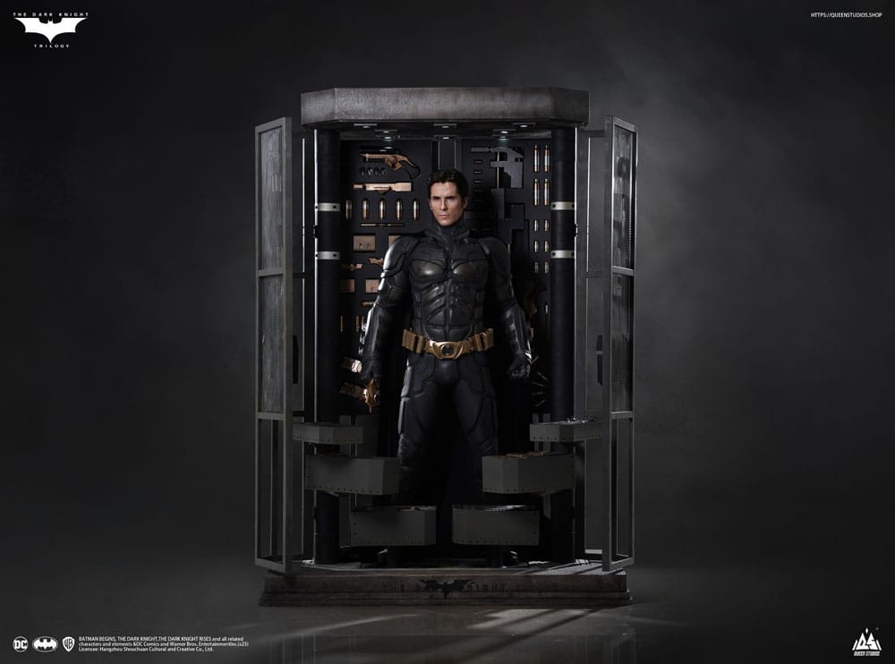 Die lebensgroße Statue des Dunklen Ritters Batman Ultimate Edition 207 cm
