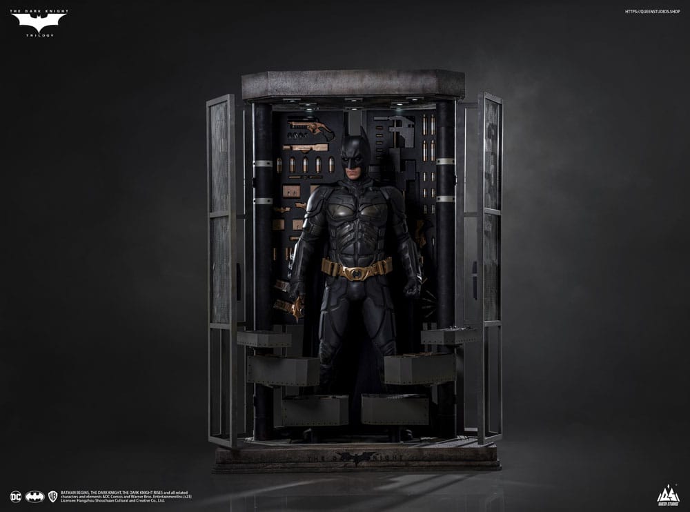 Die lebensgroße Statue des Dunklen Ritters Batman Ultimate Edition 207 cm