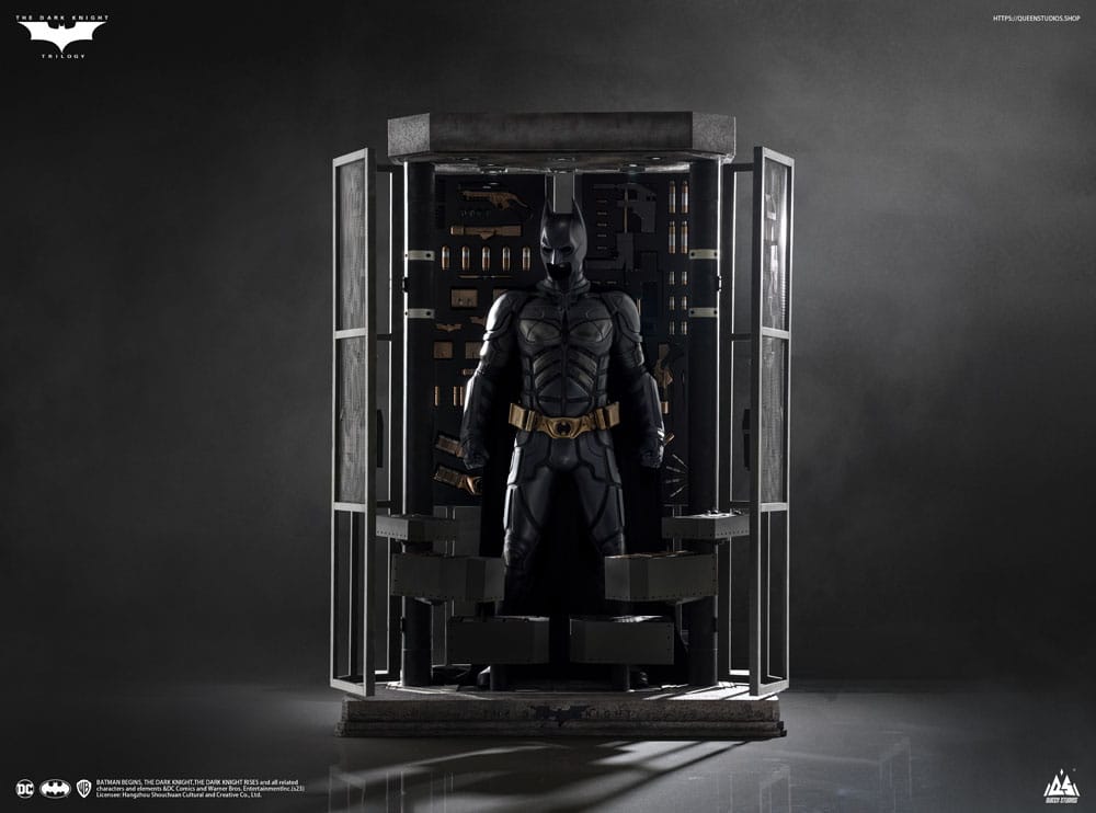 Die lebensgroße Statue des Dunklen Ritters Batman Ultimate Edition 207 cm