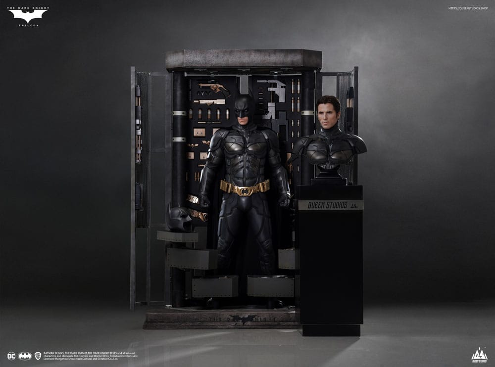 Die lebensgroße Statue des Dunklen Ritters Batman Ultimate Edition 207 cm