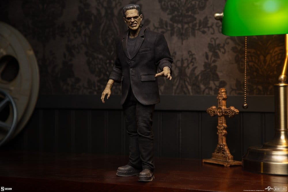 Universal Monsters Action Figure 1/6 Frankenstein (Deluxe Edition) 33 cm