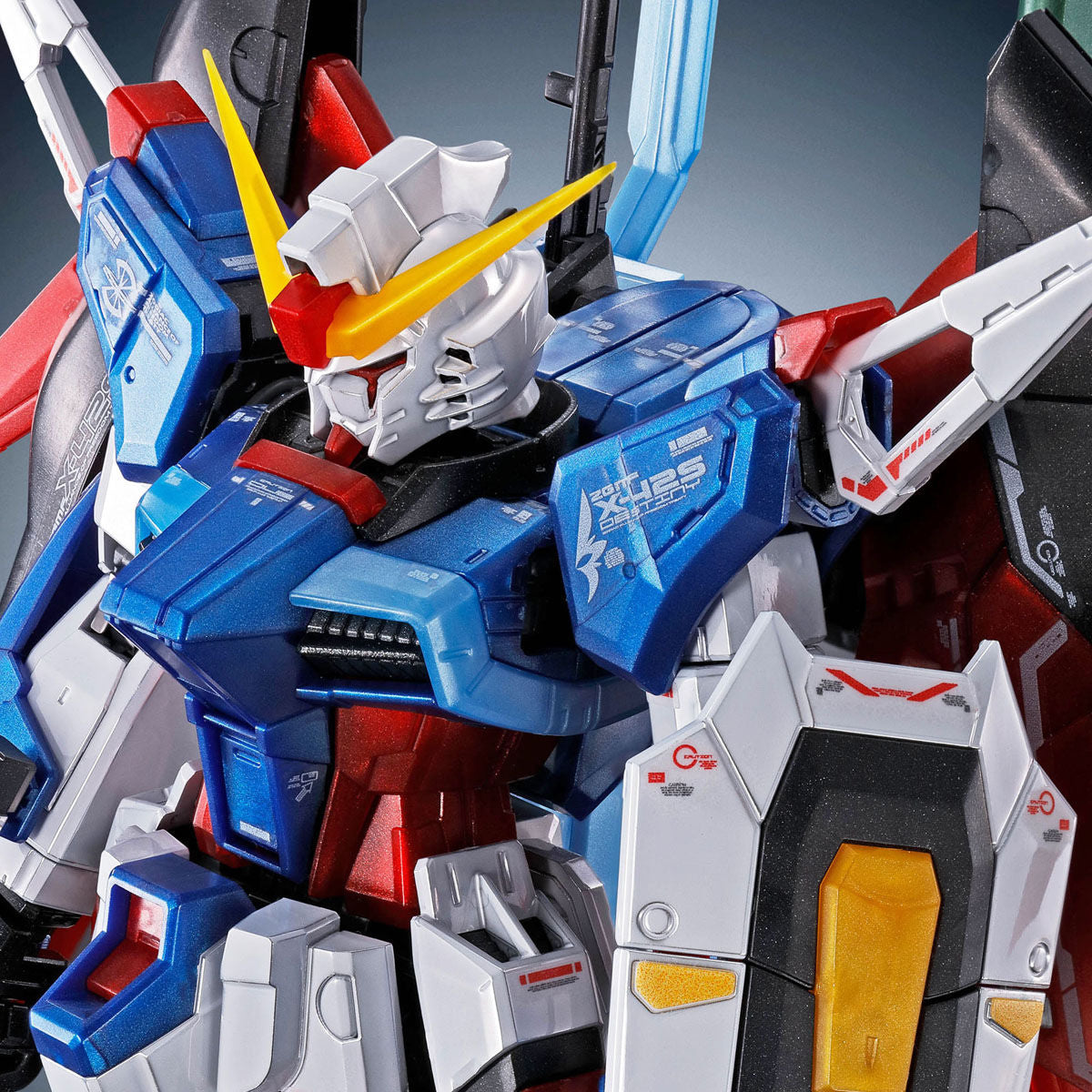 *Preorder* RG Destiny Gundam Titanium Finish Ver. - P-Bandai 1/144 - Udgives slut juni - Modtages juli - gundam-store.dk