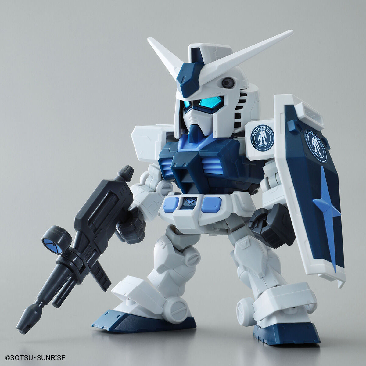 SD Gundam Base Limited RX-78-2 Gundam (Cross Silhouette Frame Ver.) [Gundam Base Color]