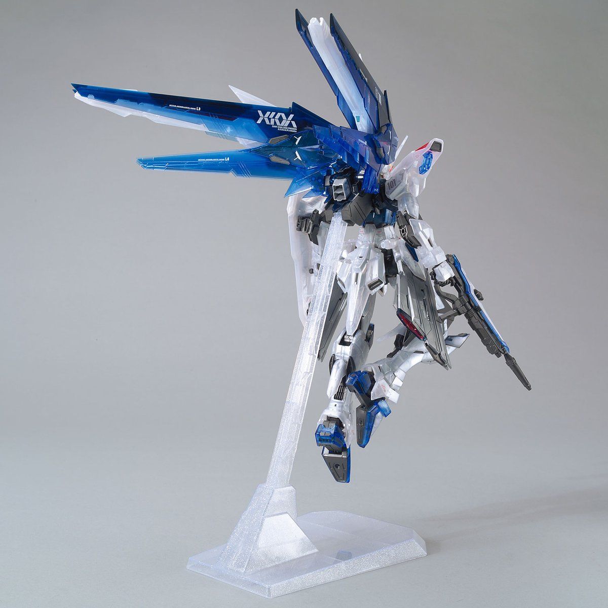 MG 1/100 Gundam Base Limited Freedom Gundam Ver.2.0 [Clear Color]