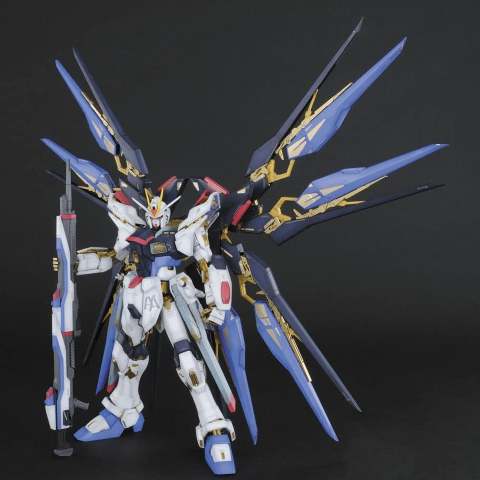 *PREORDER* Perfect Grade Gundam Strike Freedom 1/60 - gundam-store.dk