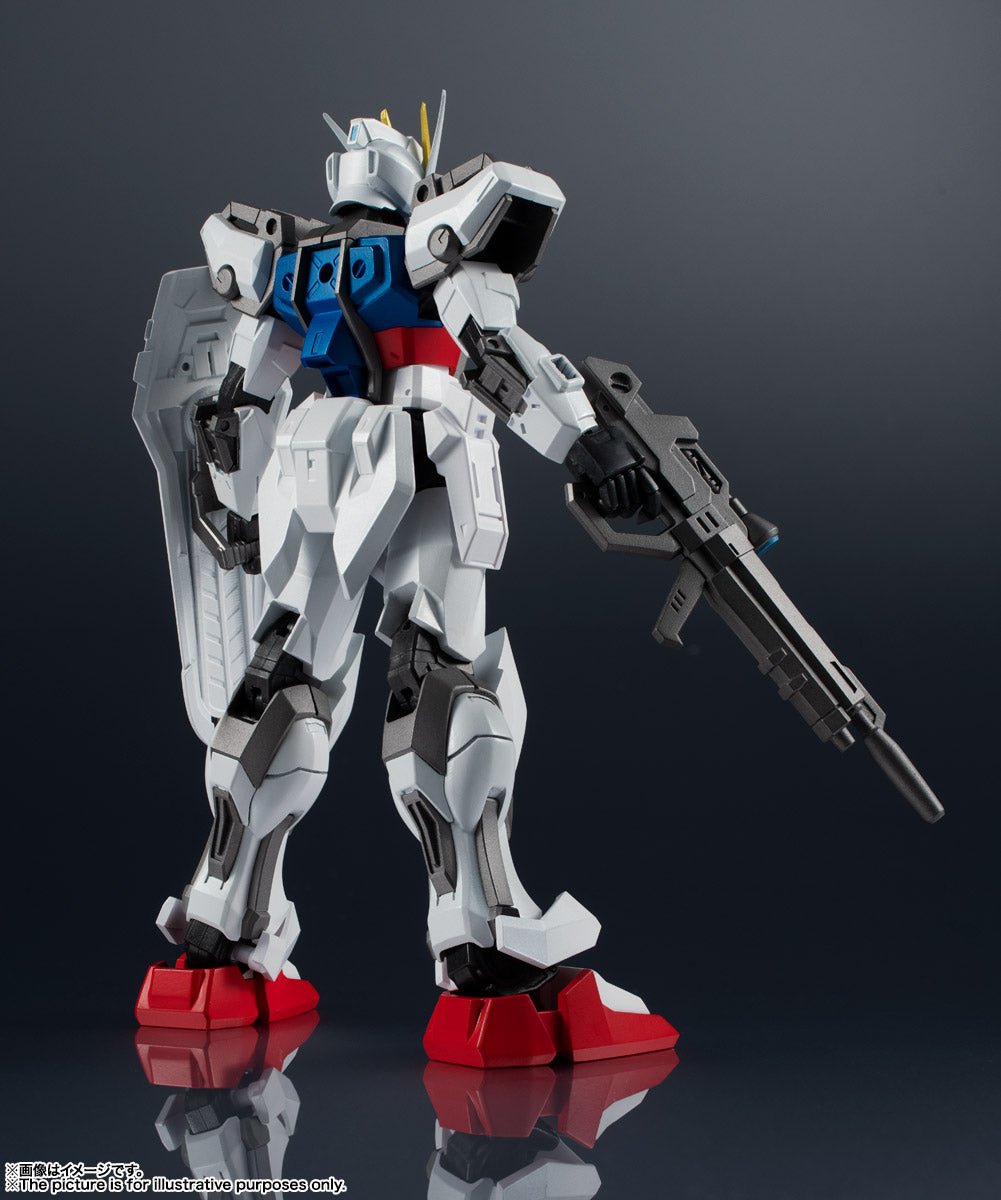 Gundam Universe GAT-X105 Strike Gundam *ACTION FIGUR*