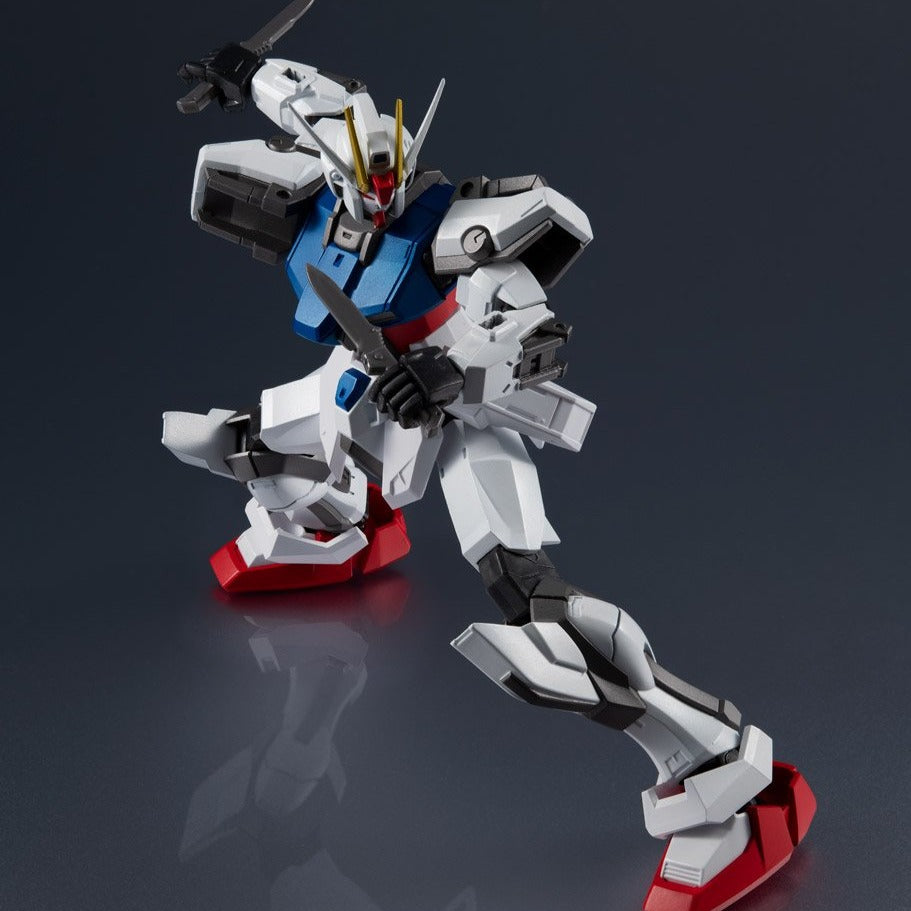 Gundam Universe GAT-X105 Strike Gundam *ACTION FIGUR*