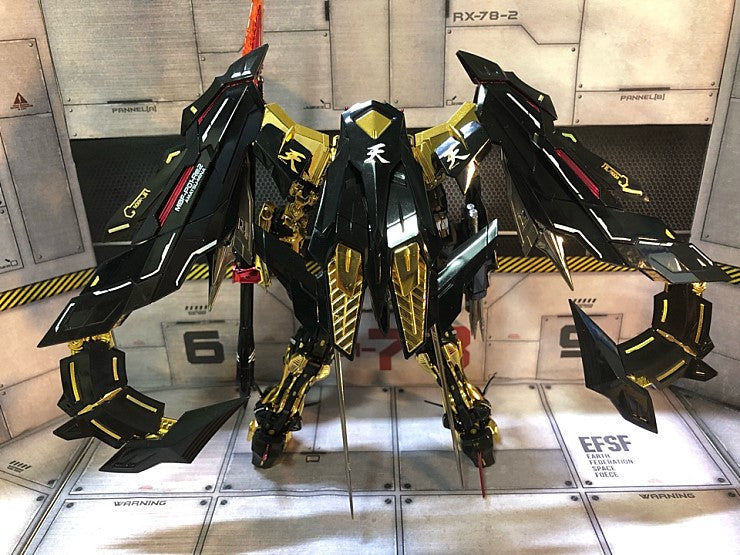 RG ASTRAY GOLD FRAME AMATSU + AMATSU MINA HOLO WATER DECAL - gundam-store.dk